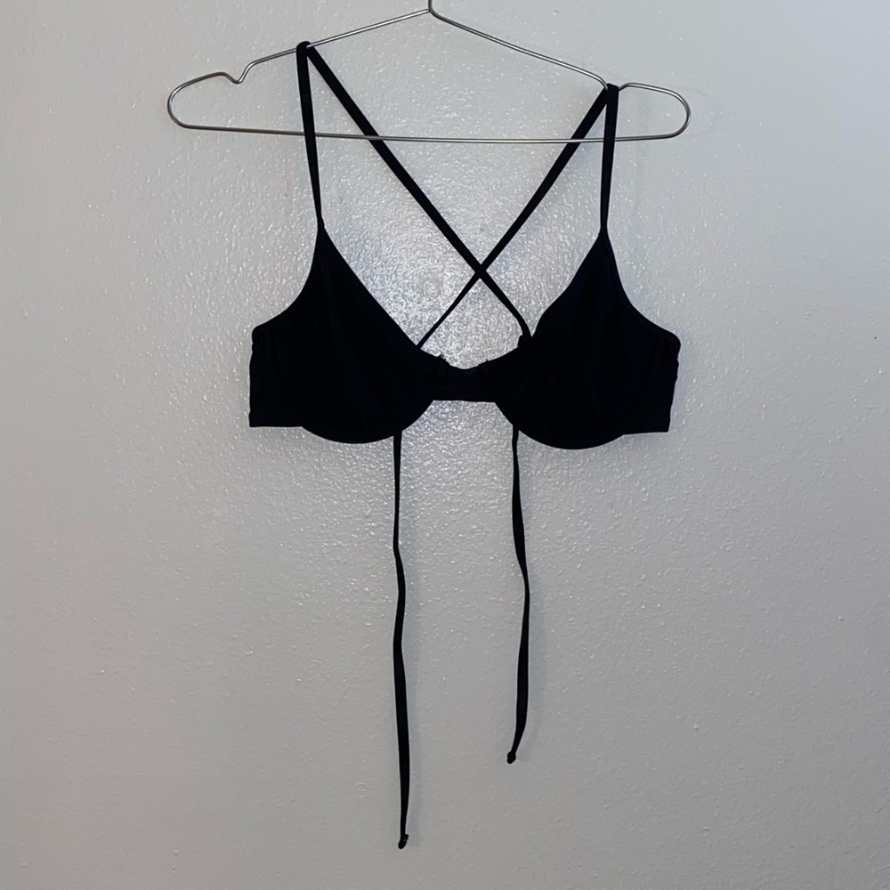 Volcom bikini top, M